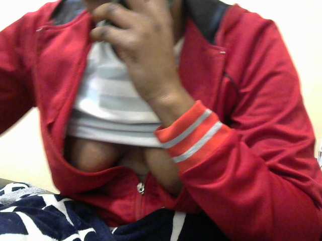PrettyAlianah live cam on BongaCams