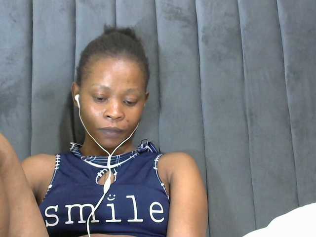 PrettyAlianah live cam on BongaCams