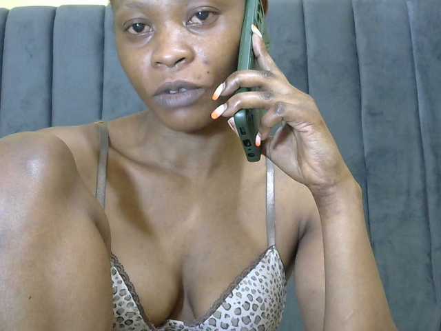 PrettyAlianah live cam on BongaCams