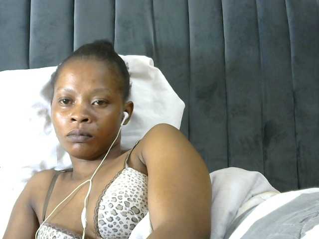PrettyAlianah live webcam show