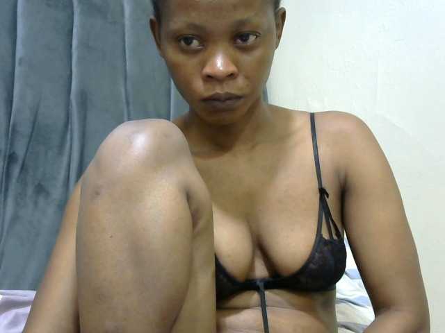 PrettyAlianah live cam on BongaCams