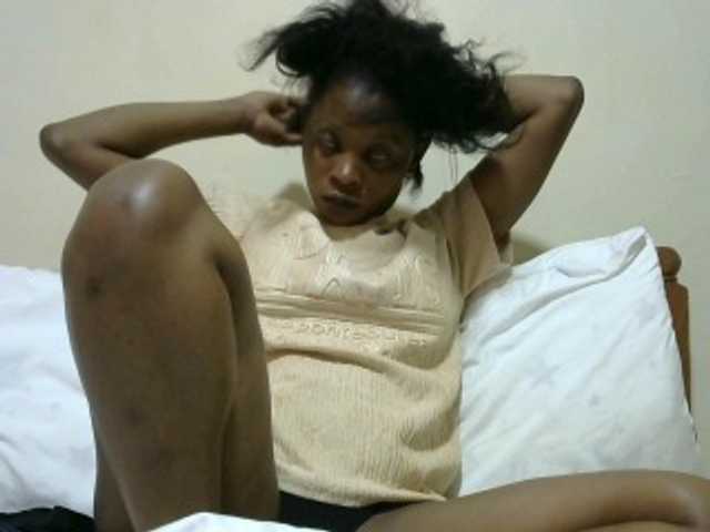 PrettyAlianah live cam on BongaCams