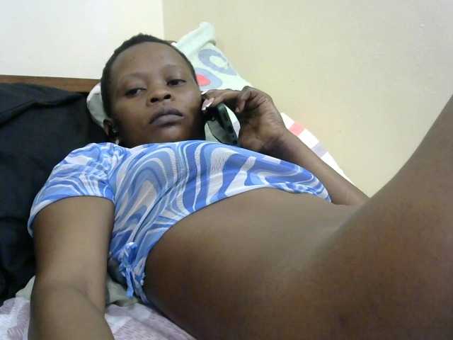 PrettyAlianah live cam on BongaCams