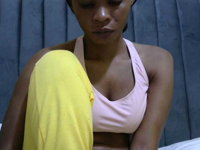 PrettyAlianah live cam on BongaCams