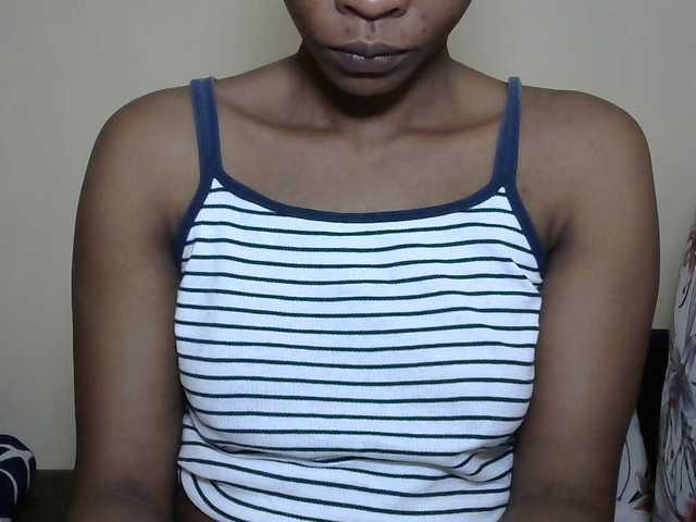 PrettyAlianah live cam on BongaCams