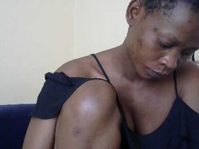PrettyAlianah live cam on BongaCams