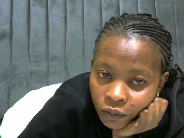 PrettyAlianah live cam on BongaCams