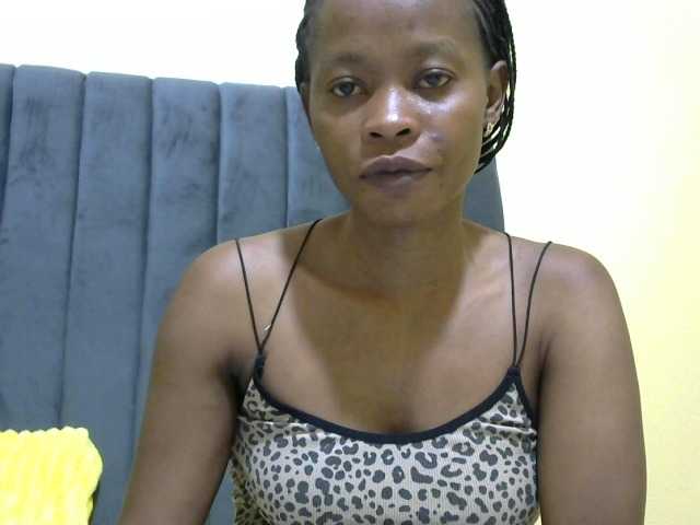PrettyAlianah live cam on BongaCams