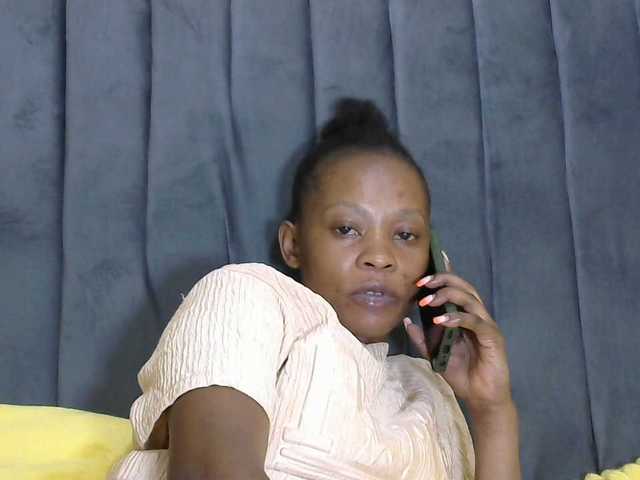 PrettyAlianah live cam on BongaCams