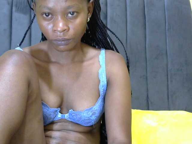 PrettyAlianah live cam on BongaCams
