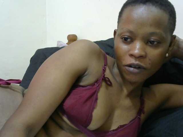 PrettyAlianah live cam on BongaCams