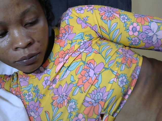 PrettyAlianah live cam on BongaCams