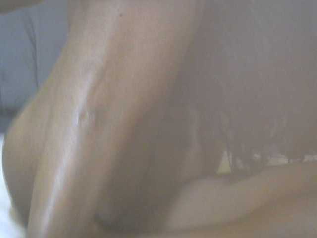 PrettyAlianah live cam on BongaCams