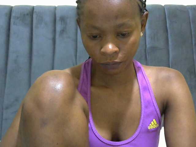 PrettyAlianah live cam on BongaCams