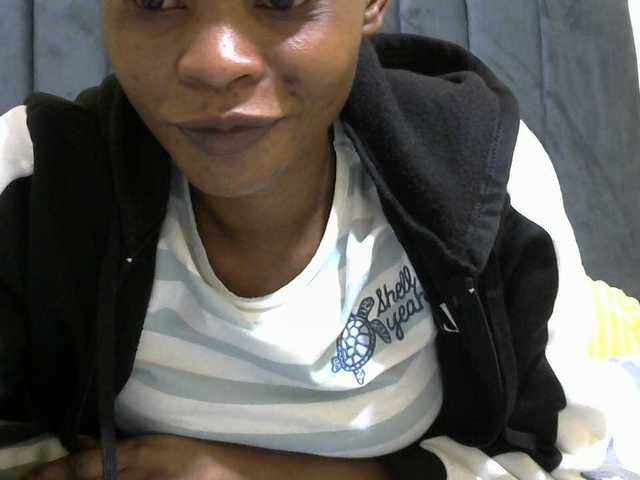 PrettyAlianah live cam on BongaCams