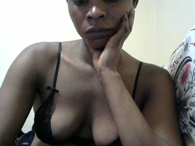 PrettyAlianah live cam on BongaCams