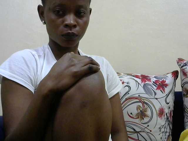 PrettyAlianah live cam on BongaCams