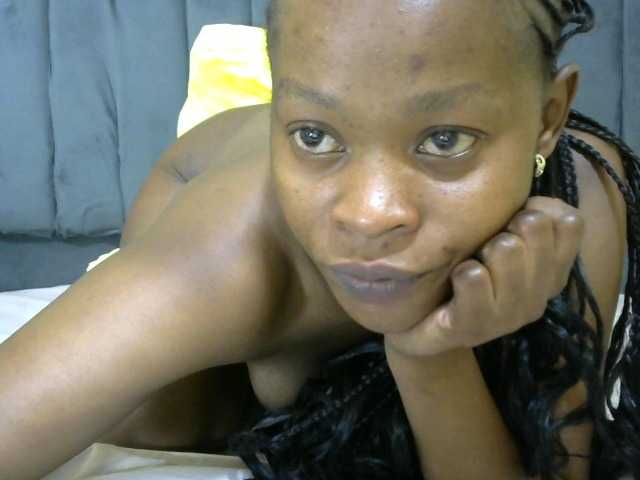 PrettyAlianah live cam on BongaCams