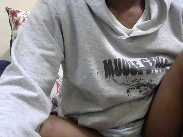 PrettyAlianah live cam on BongaCams
