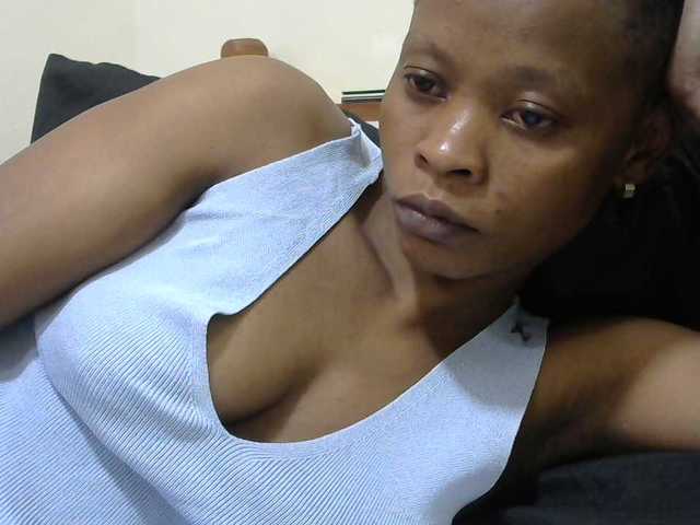 PrettyAlianah live cam on BongaCams