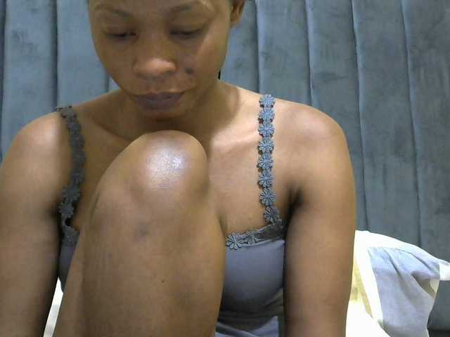 PrettyAlianah live cam on BongaCams