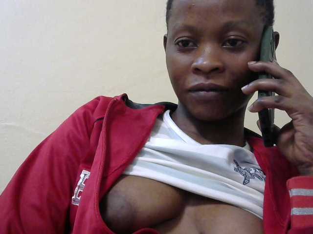 PrettyAlianah live cam on BongaCams