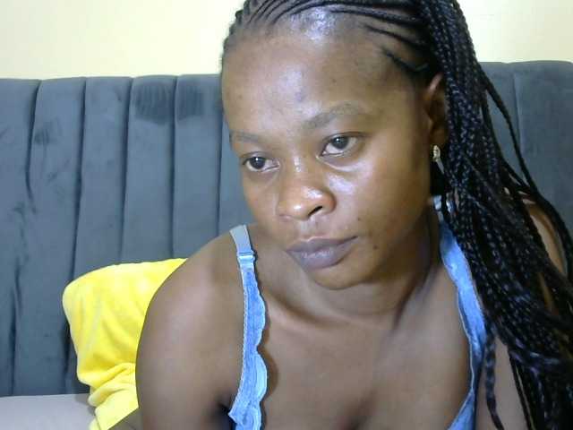 PrettyAlianah live cam on BongaCams