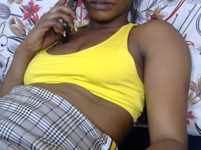 PrettyAlianah live cam on BongaCams
