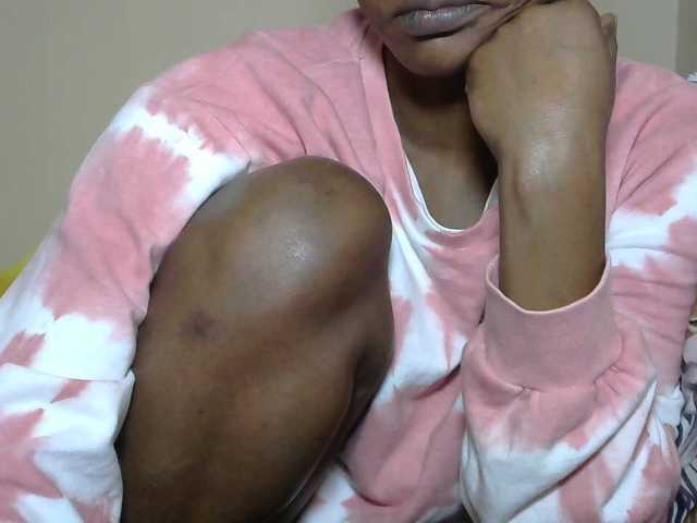 PrettyAlianah live cam on BongaCams
