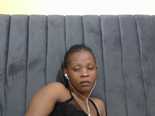 PrettyAlianah live cam on BongaCams