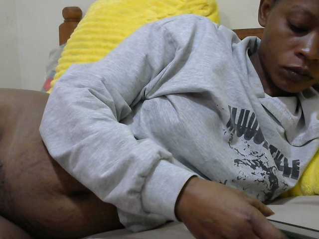 PrettyAlianah live cam on BongaCams