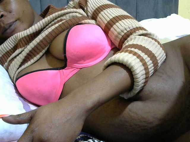 PrettyAlianah live cam on BongaCams
