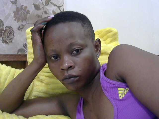 PrettyAlianah live cam on BongaCams