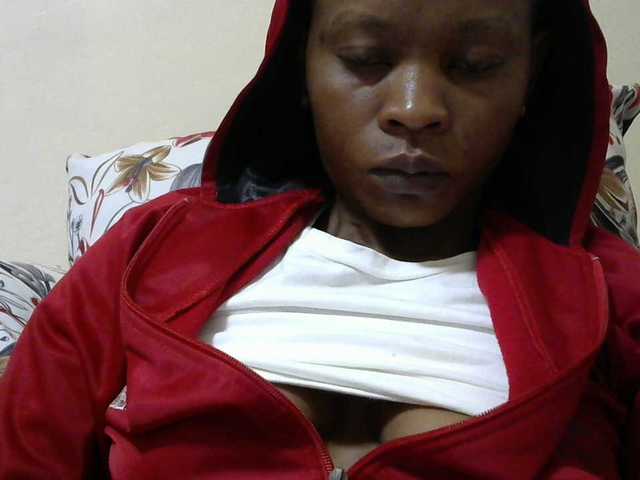 PrettyAlianah live cam on BongaCams