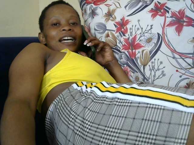 PrettyAlianah live cam on BongaCams