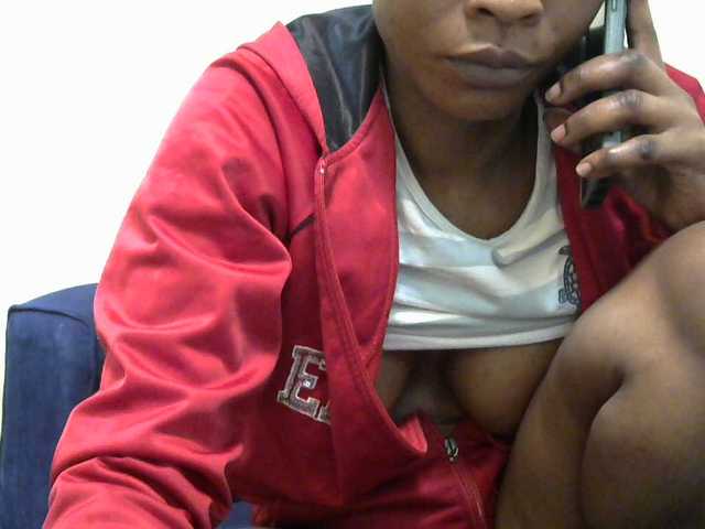 PrettyAlianah live cam on BongaCams
