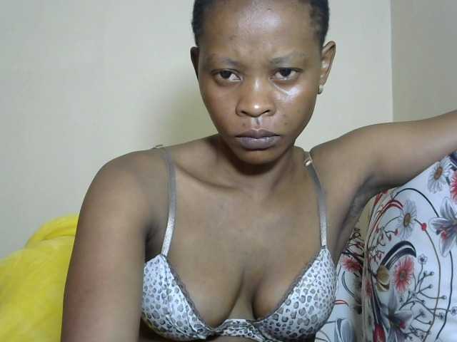 PrettyAlianah live cam on BongaCams