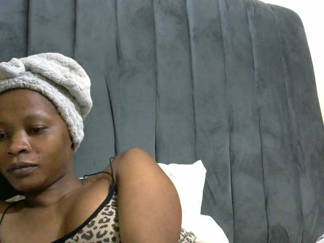 PrettyAlianah live cam on BongaCams