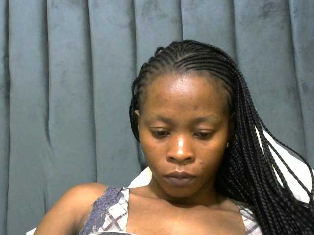 PrettyAlianah live cam on BongaCams