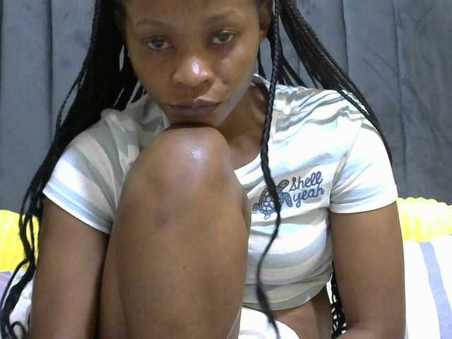 PrettyAlianah live cam on BongaCams