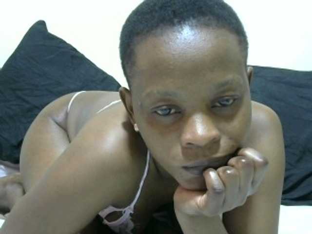 PrettyAlianah live cam on BongaCams