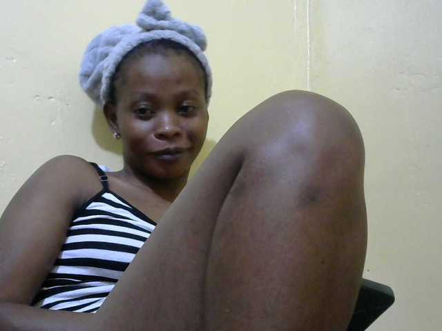 PrettyAlianah live cam on BongaCams