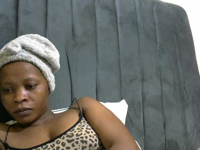 PrettyAlianah live webcam show