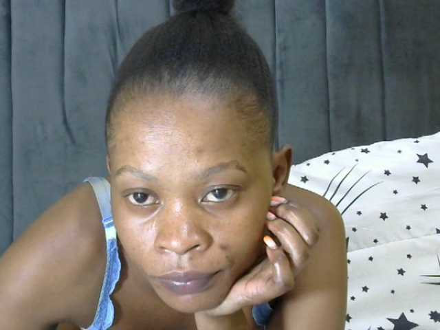 PrettyAlianah live cam on BongaCams