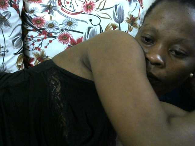 PrettyAlianah live cam on BongaCams