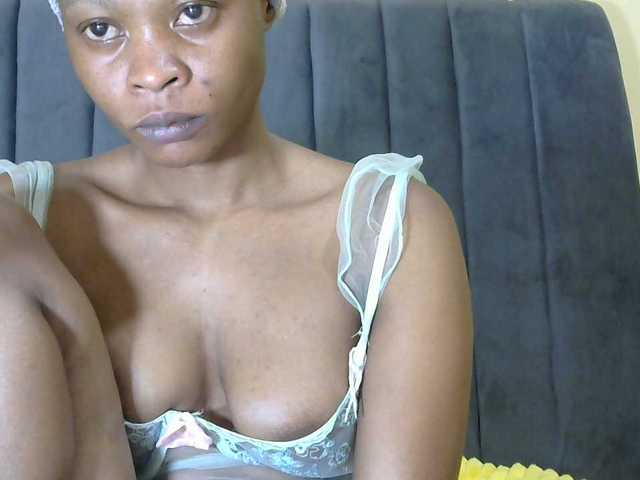 PrettyAlianah live cam on BongaCams