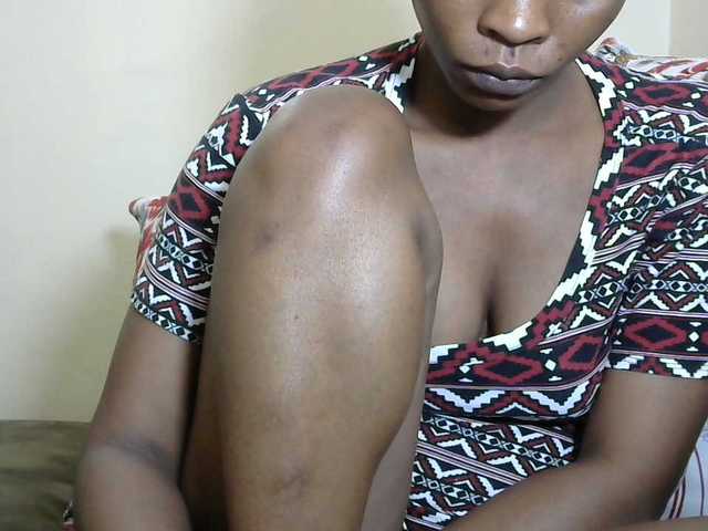 PrettyAlianah live cam on BongaCams