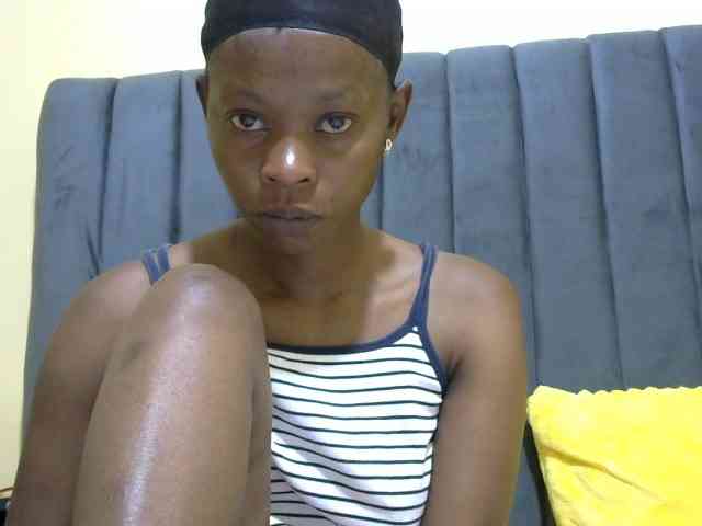 PrettyAlianah webcam