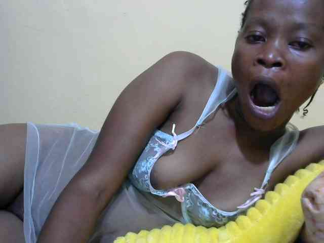PrettyAlianah webcam