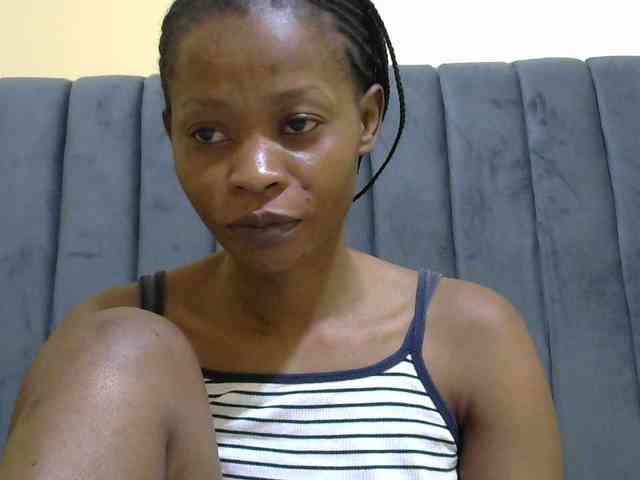 PrettyAlianah webcam
